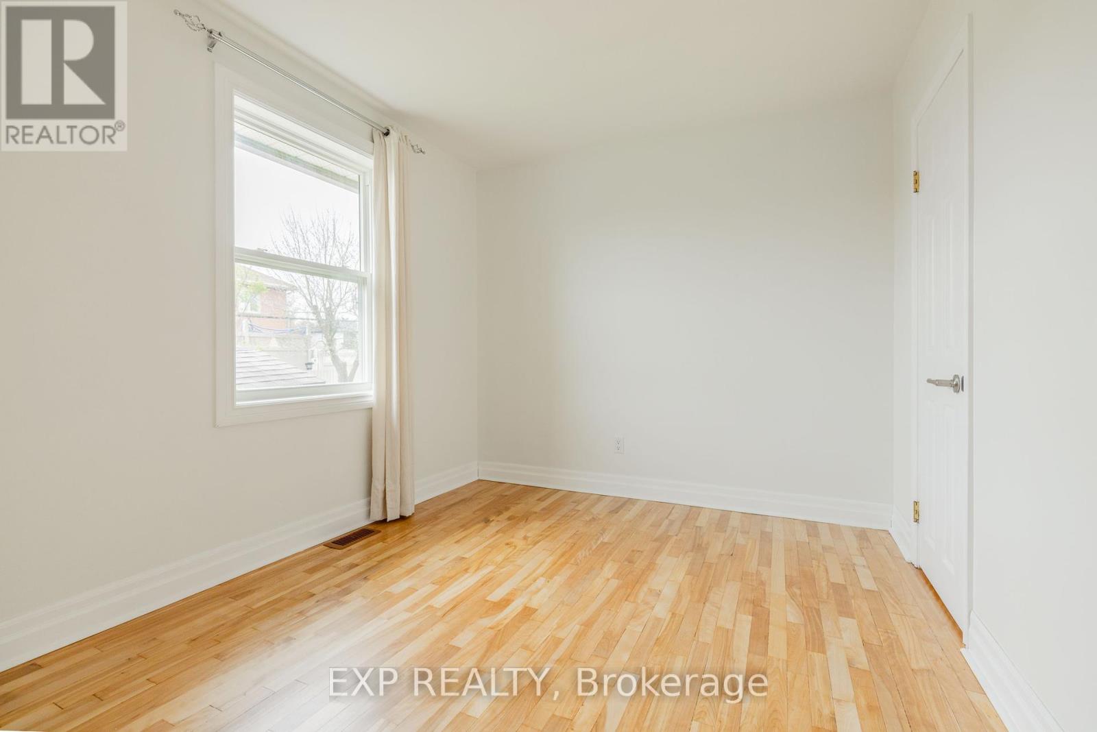1954 Rosebella Avenue, Ottawa, Ontario  K1T 1G7 - Photo 14 - X12138759