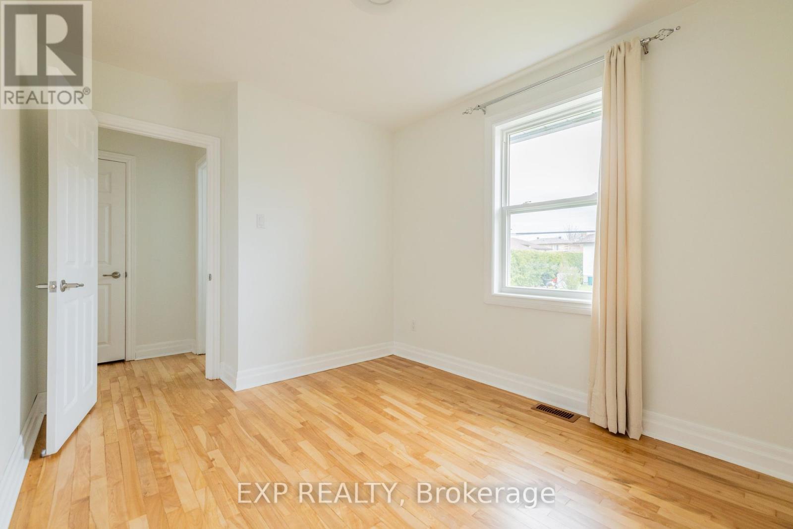 1954 Rosebella Avenue, Ottawa, Ontario  K1T 1G7 - Photo 15 - X12138759