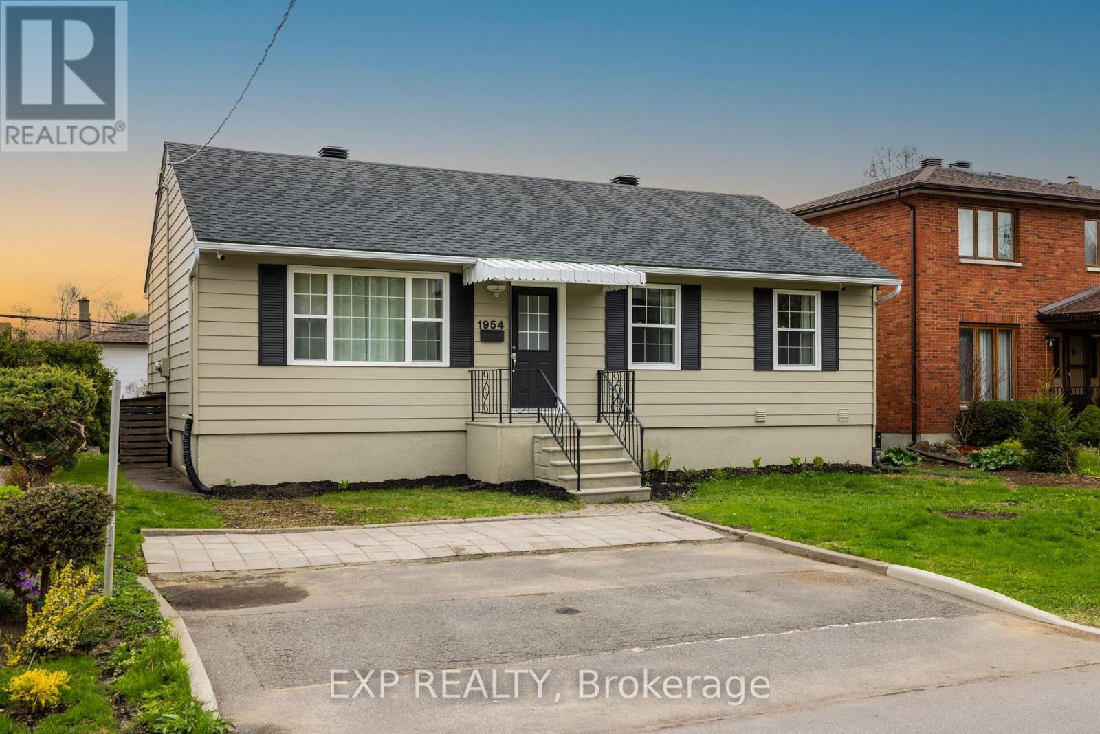 1954 Rosebella Avenue, Ottawa, Ontario  K1T 1G7 - Photo 29 - X12138759