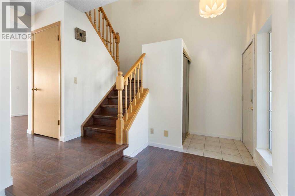 Property at 3339 Catalina Boulevard NE image 3