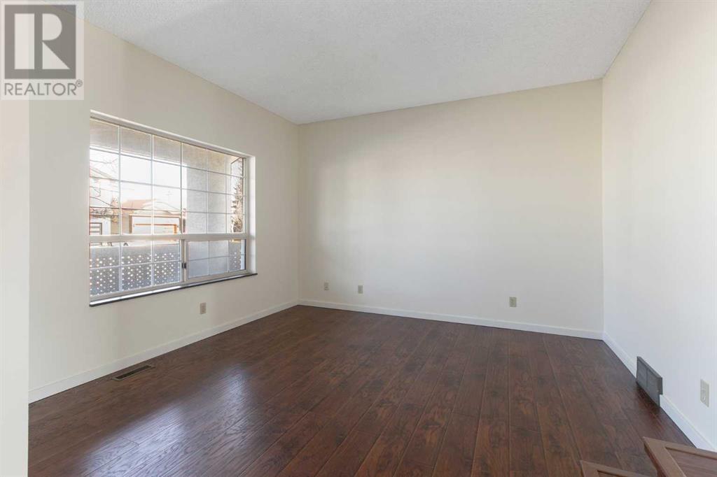 Property at 3339 Catalina Boulevard NE image 4