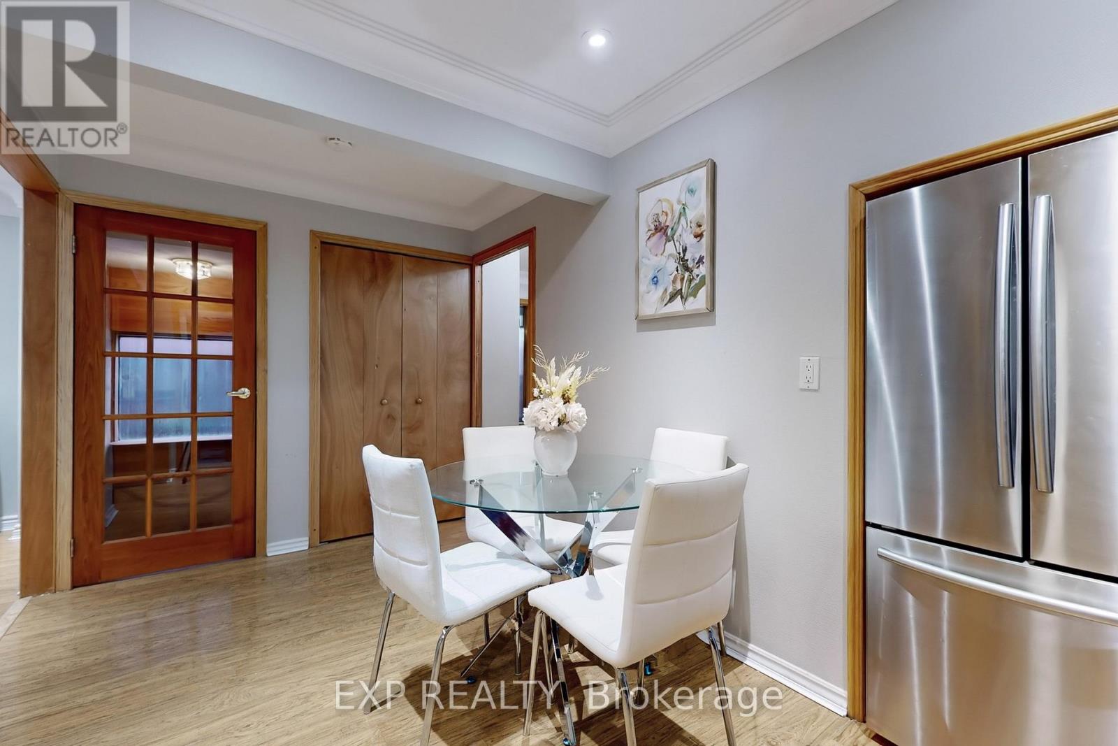 2959 Saint Malo Circle, Mississauga (Meadowvale), Ontario  L5N 1S8 - Photo 10 - W12138763