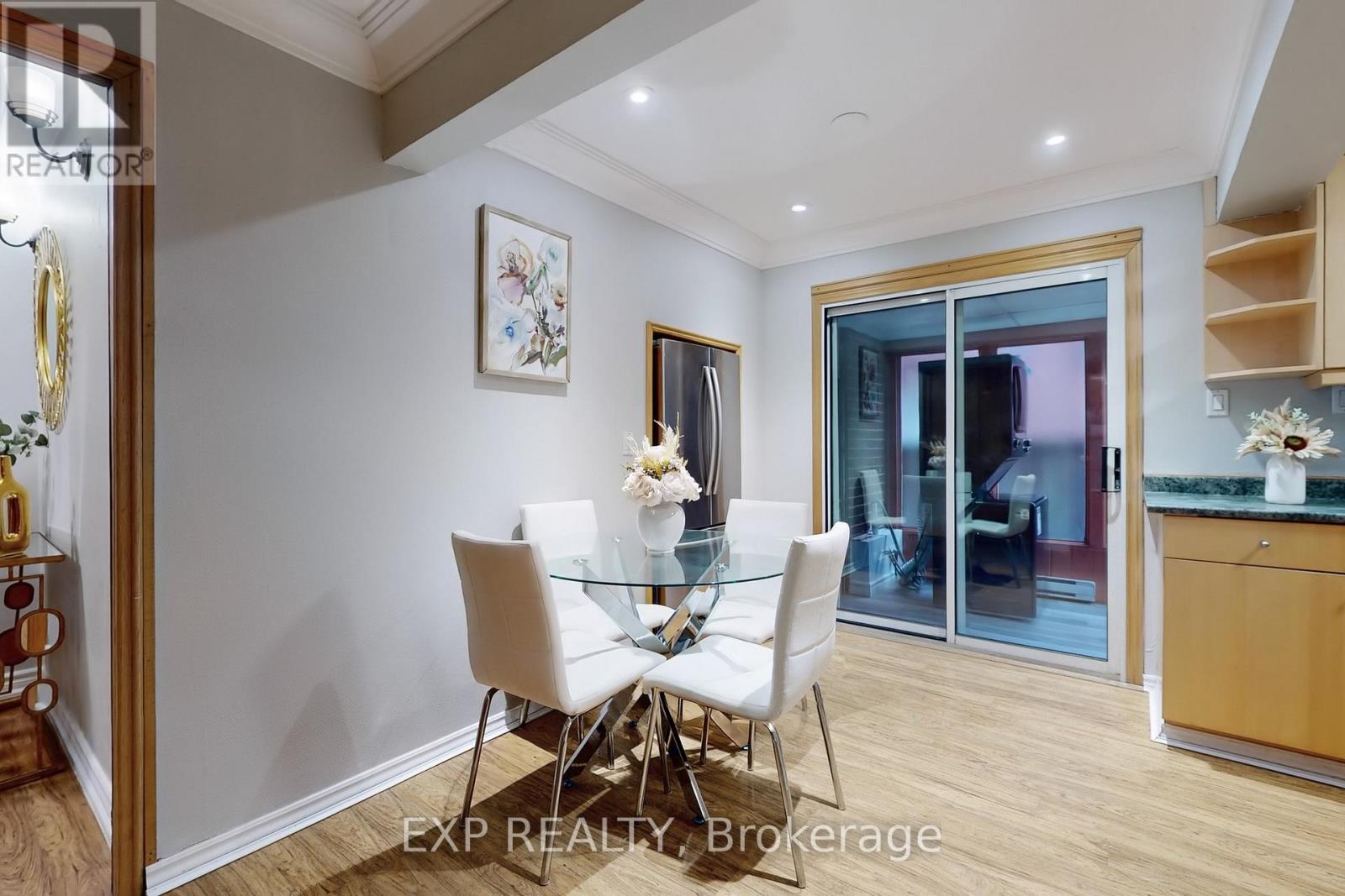 2959 Saint Malo Circle, Mississauga (Meadowvale), Ontario  L5N 1S8 - Photo 11 - W12138763