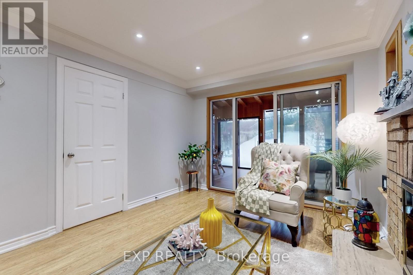 2959 Saint Malo Circle, Mississauga (Meadowvale), Ontario  L5N 1S8 - Photo 6 - W12138763
