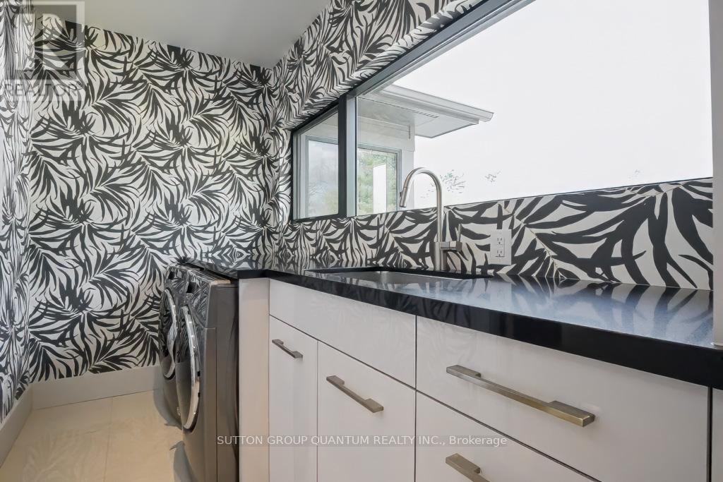 387 Watson Avenue, Oakville, Ontario  L6J 3V7 - Photo 25 - W12138770