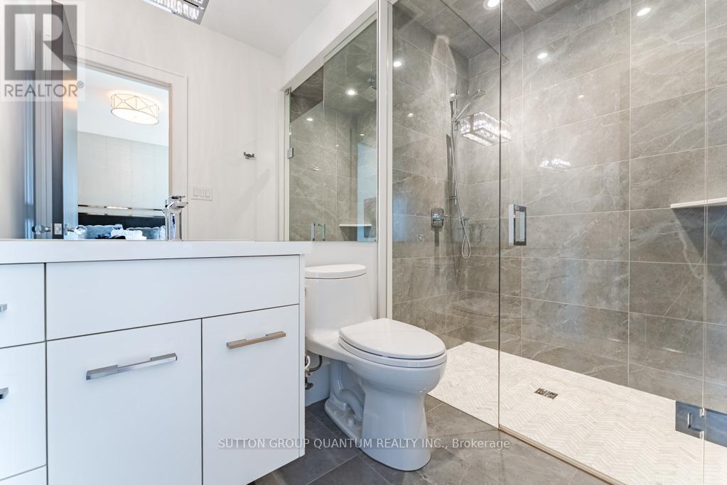 387 Watson Avenue, Oakville, Ontario  L6J 3V7 - Photo 27 - W12138770