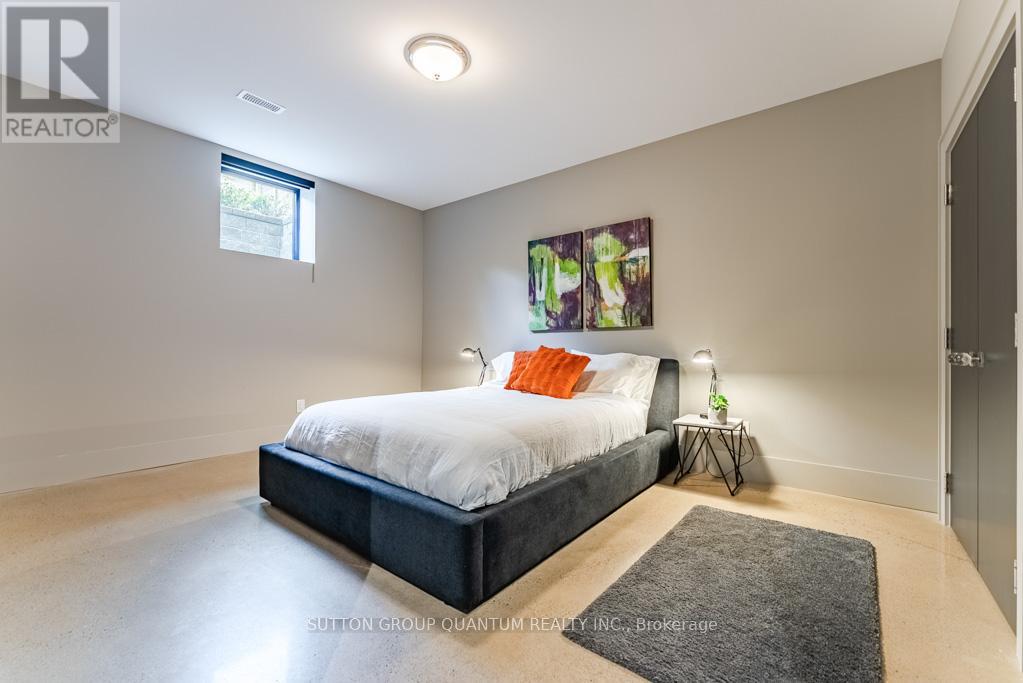 387 Watson Avenue, Oakville, Ontario  L6J 3V7 - Photo 31 - W12138770