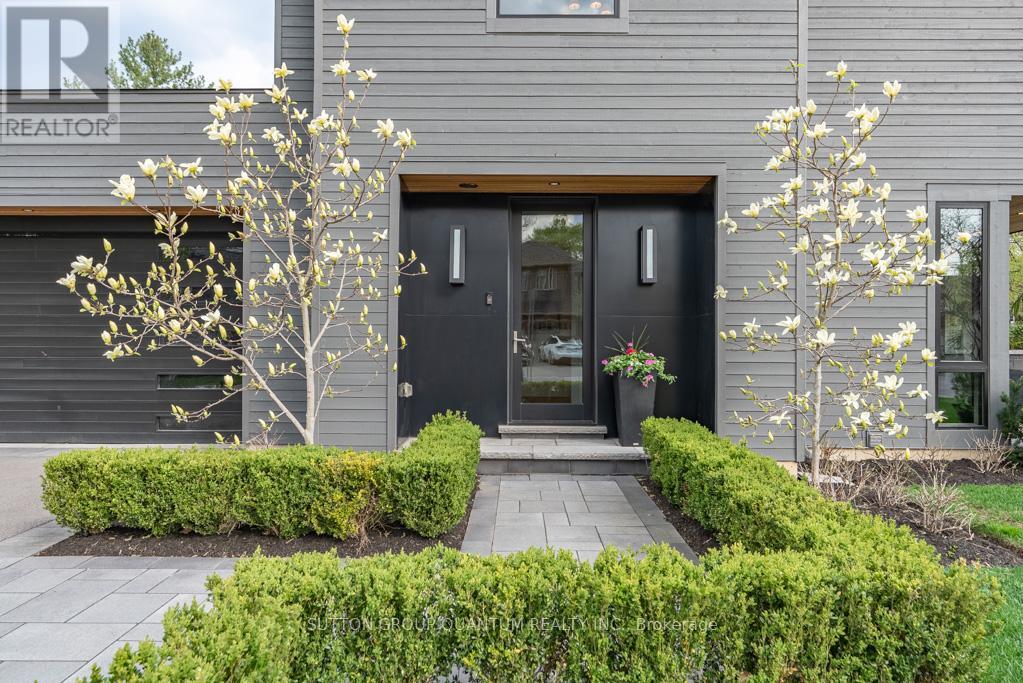 387 Watson Avenue, Oakville, Ontario  L6J 3V7 - Photo 6 - W12138770