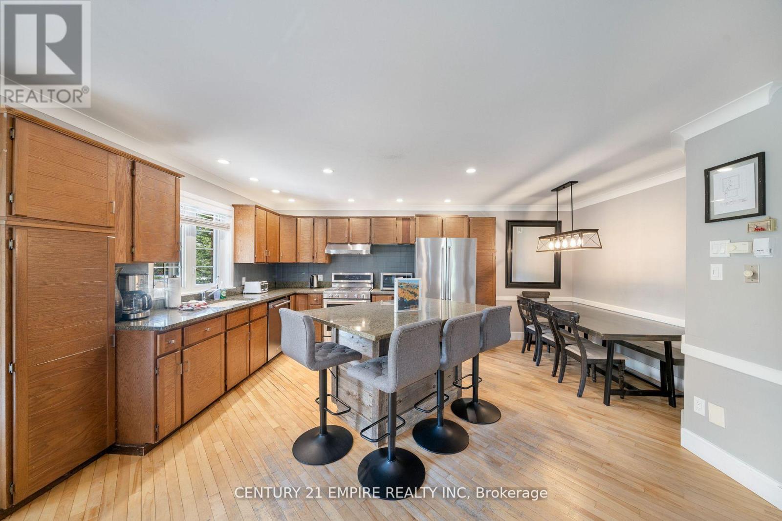 102 Liisa's Lane, Blue Mountains, Ontario  L9Y 0M3 - Photo 12 - X12138784