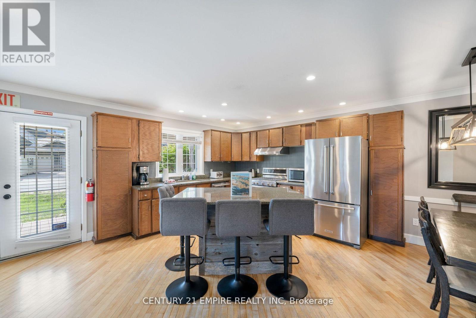 102 Liisa's Lane, Blue Mountains, Ontario  L9Y 0M3 - Photo 14 - X12138784