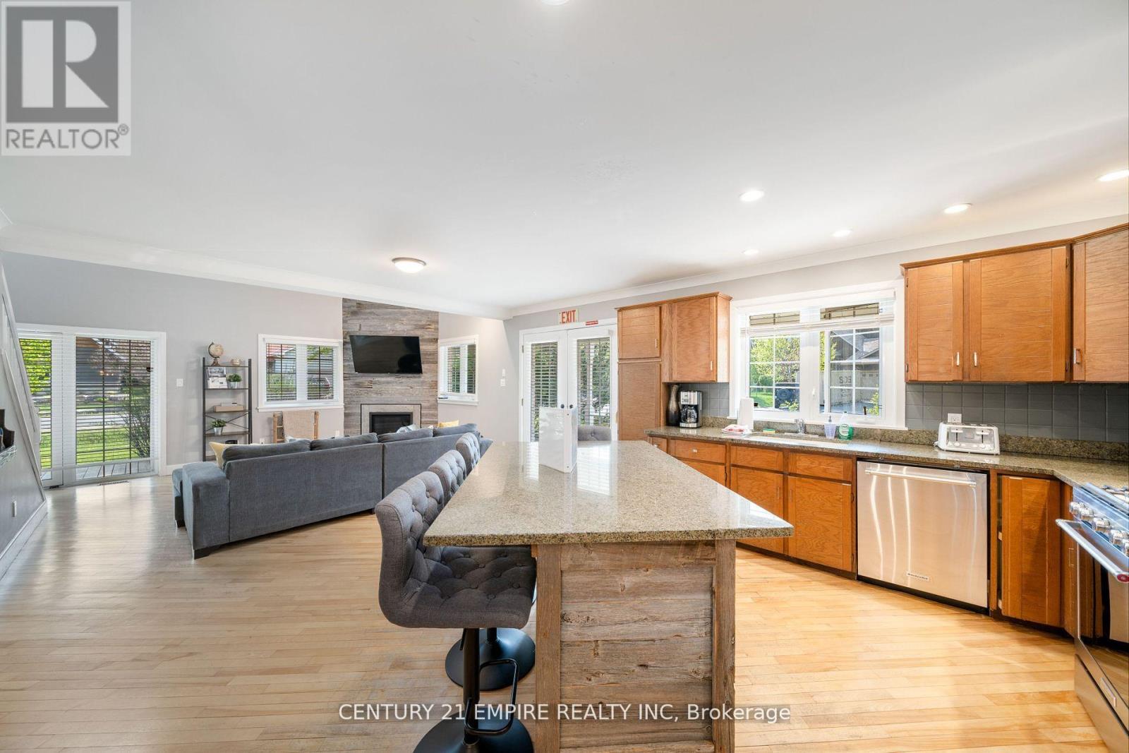 102 Liisa's Lane, Blue Mountains, Ontario  L9Y 0M3 - Photo 15 - X12138784