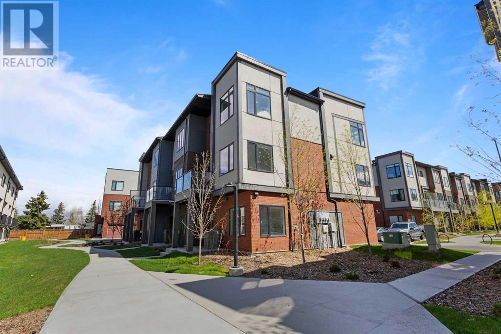 Property at 304 Greenbriar Common NW image 1