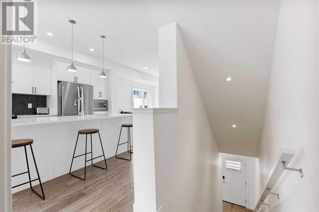 Property at 304 Greenbriar Common NW image 4