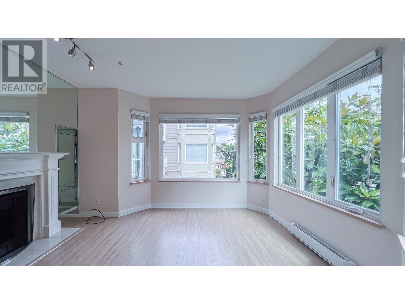 Property at 731 W 7TH AVENUE image 3