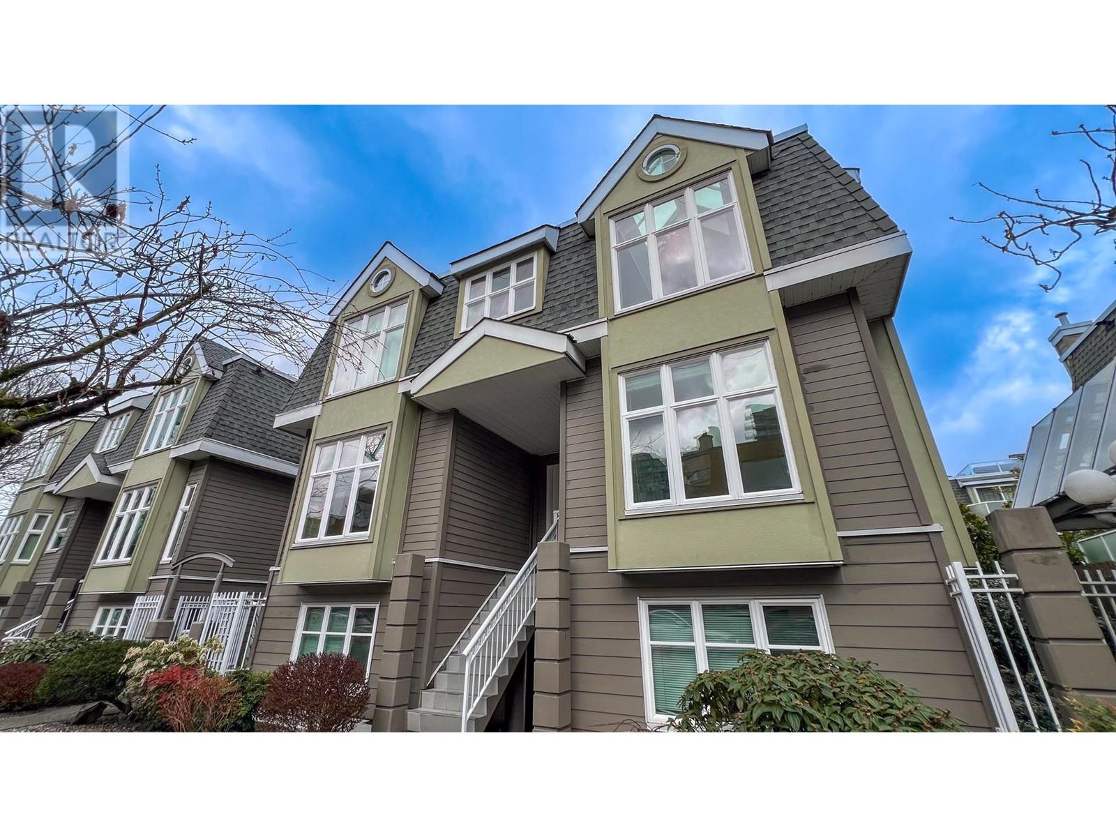 Property at 731 W 7TH AVENUE image 1