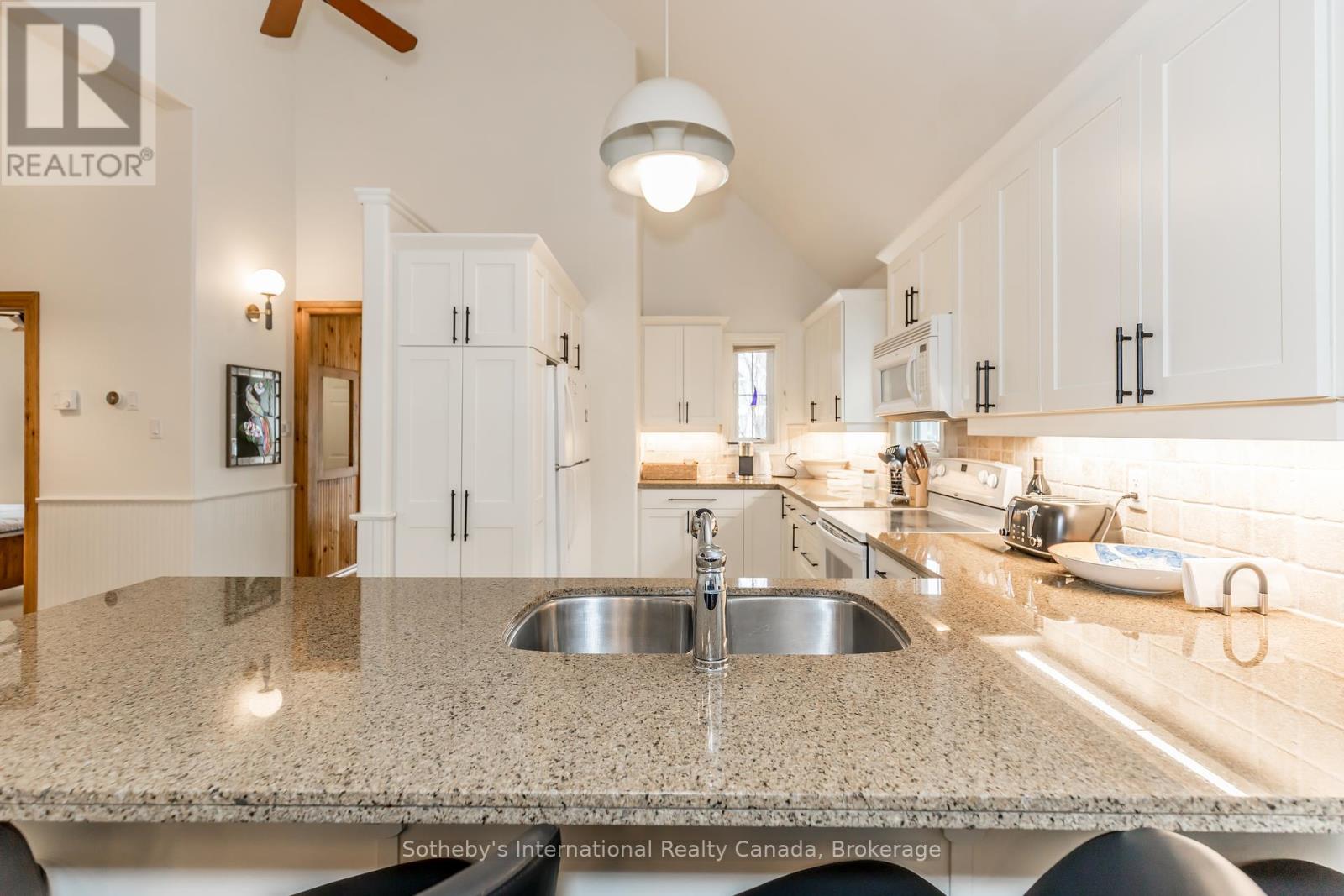 25 - 109 Alpine Springs Court, Blue Mountains, Ontario  L9Y 0T4 - Photo 6 - X12138807