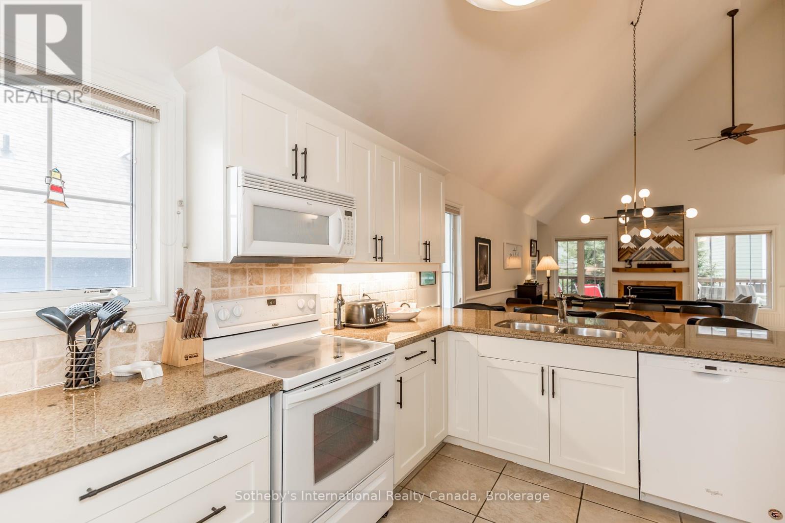 25 - 109 Alpine Springs Court, Blue Mountains, Ontario  L9Y 0T4 - Photo 7 - X12138807
