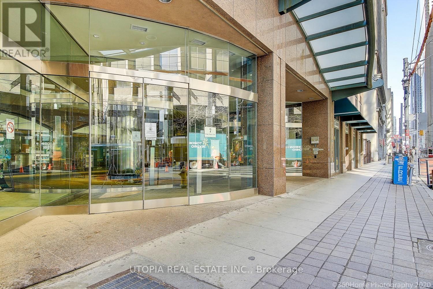 1017 - 7 King Street E, Toronto, Ontario  M5C 1B2 - Photo 2 - C12138806