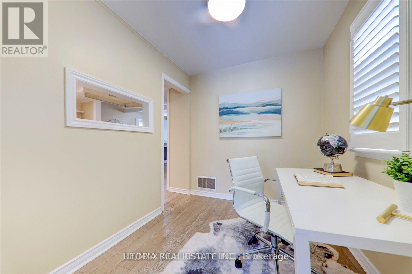 740 Hillview Crescent, Pickering, Ontario  L1W 2S1 - Photo 13 - E12138809