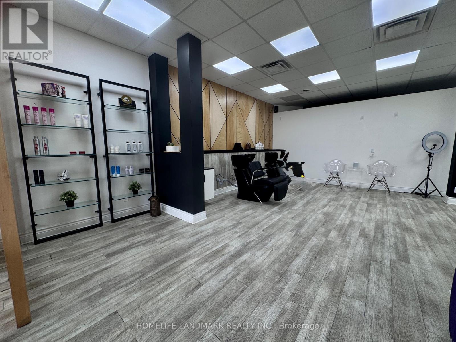 Ground Unit - 373 Broadview Avenue, Toronto, Ontario  M4K 2M7 - Photo 3 - E12136373
