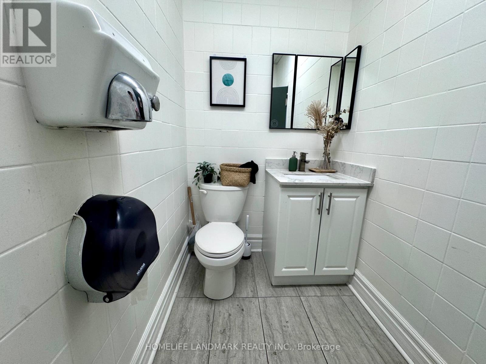 Ground Unit - 373 Broadview Avenue, Toronto, Ontario  M4K 2M7 - Photo 11 - E12136373