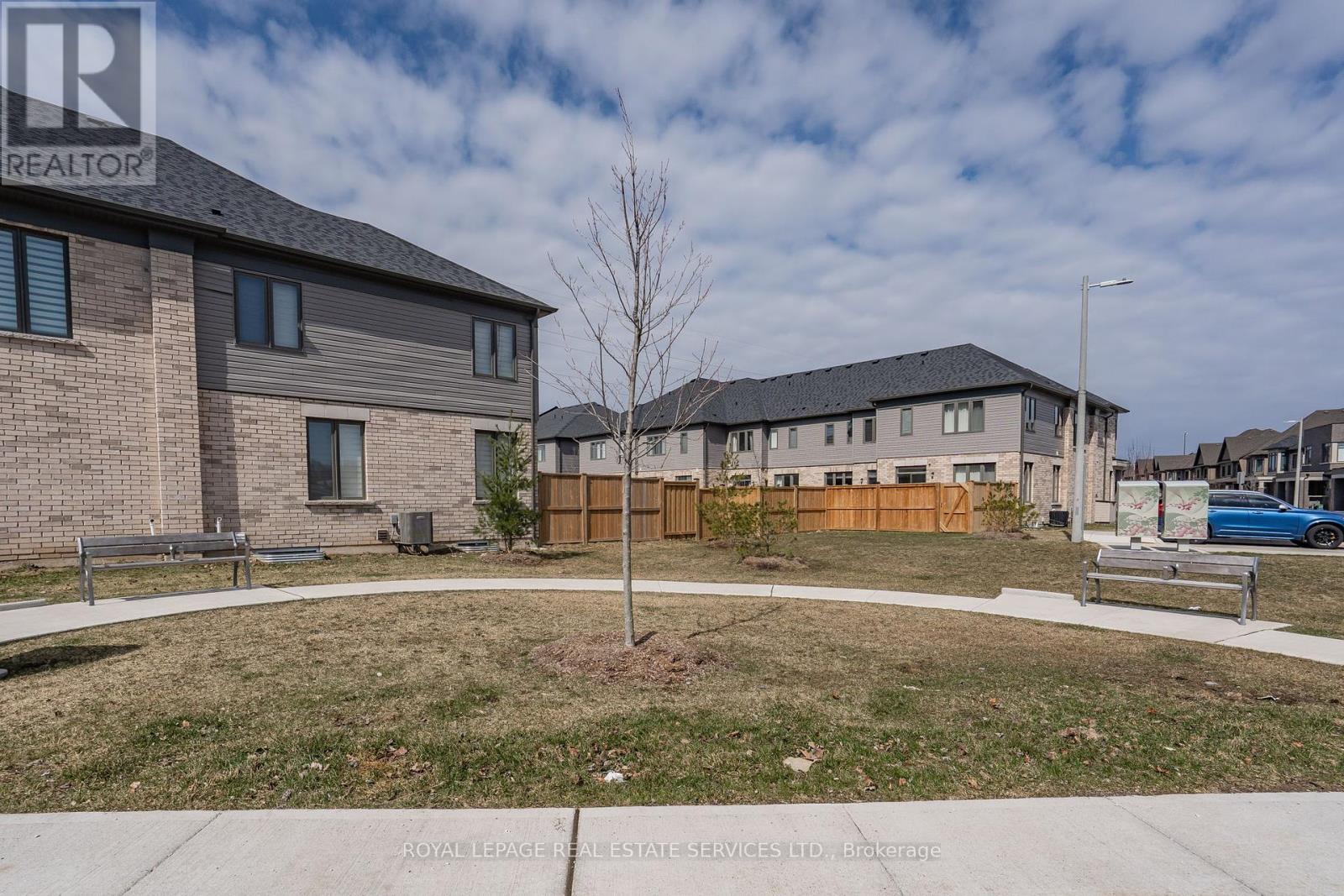 72 - 166 Deerpath Drive, Guelph, Ontario  N1K 0E2 - Photo 3 - X12138817