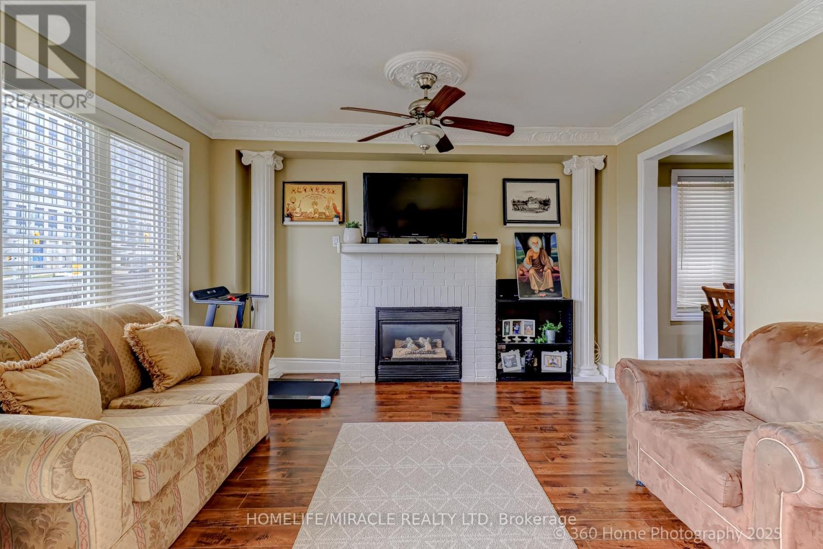 7 Creekwood Court, Vaughan, Ontario  L4L 9E6 - Photo 8 - N12107554