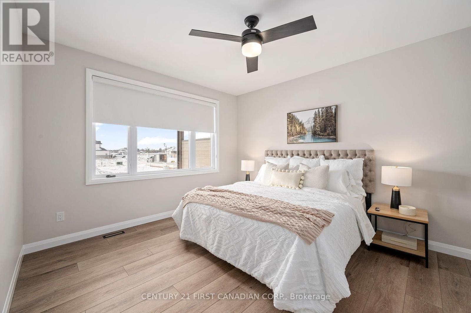 5 - 32 Postma Crescent, North Middlesex (Alisa Craig), Ontario  N0M 1A0 - Photo 18 - X12138843