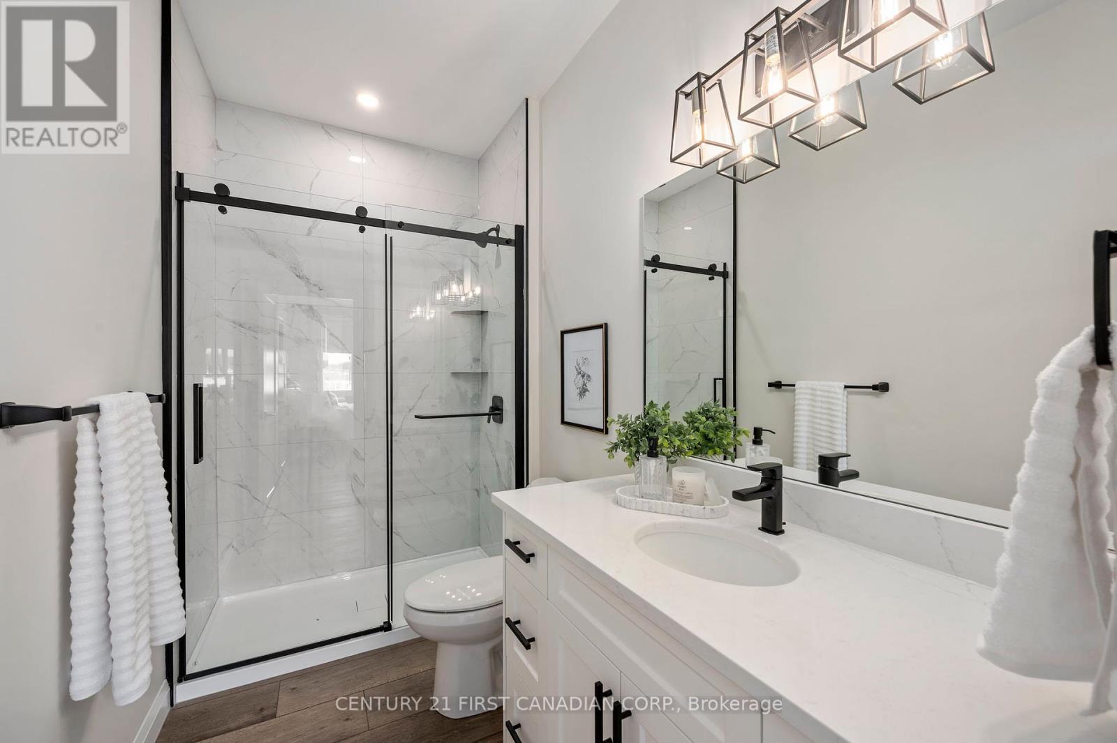 5 - 32 Postma Crescent, North Middlesex (Alisa Craig), Ontario  N0M 1A0 - Photo 20 - X12138843