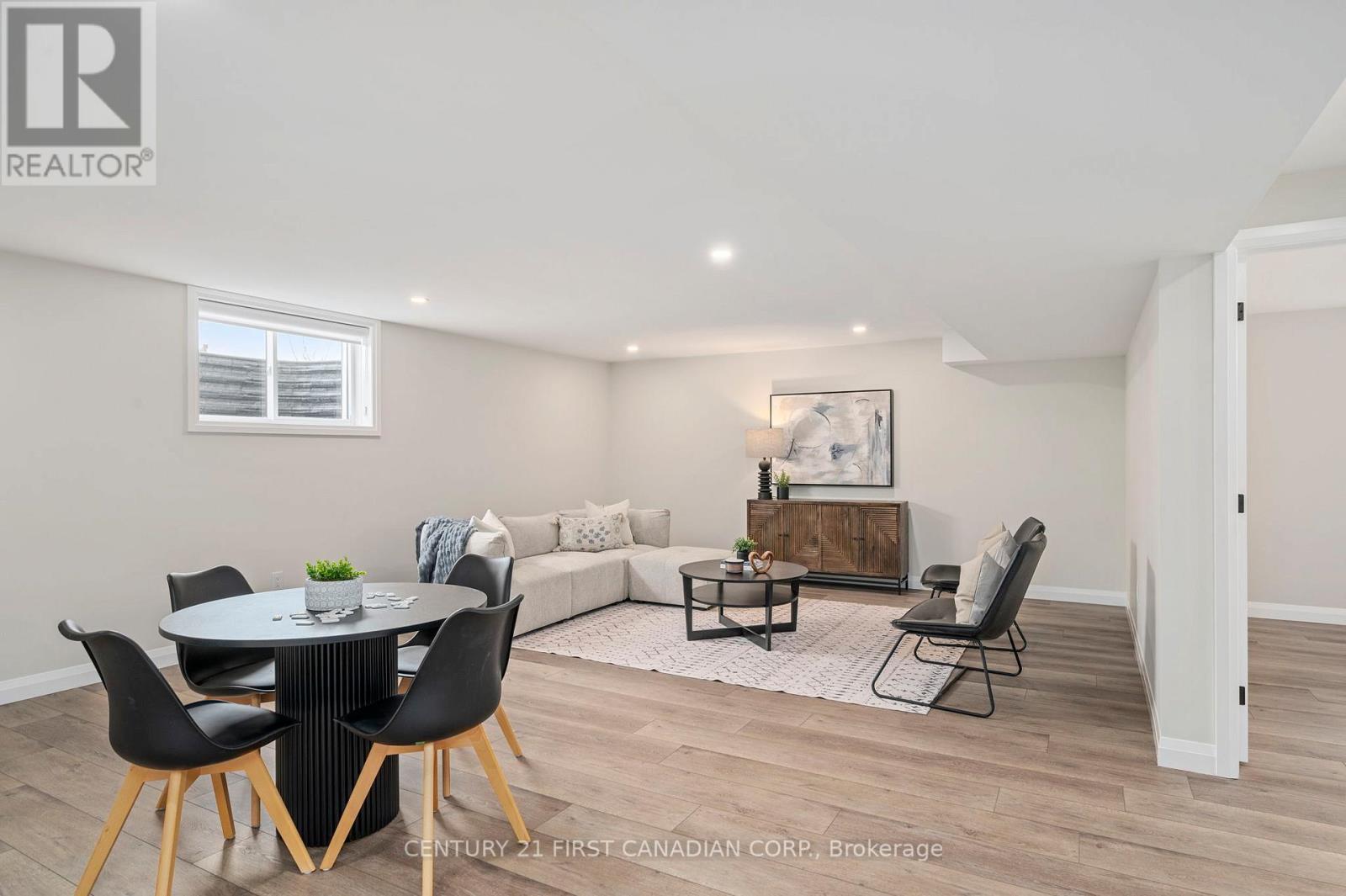 5 - 32 Postma Crescent, North Middlesex (Alisa Craig), Ontario  N0M 1A0 - Photo 22 - X12138843
