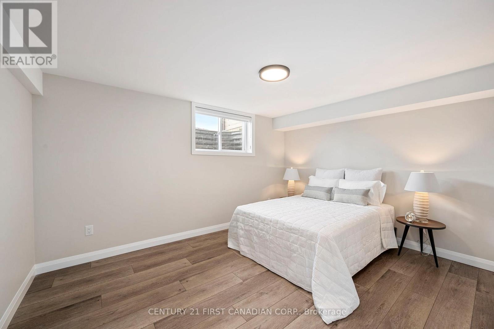 5 - 32 Postma Crescent, North Middlesex (Alisa Craig), Ontario  N0M 1A0 - Photo 24 - X12138843