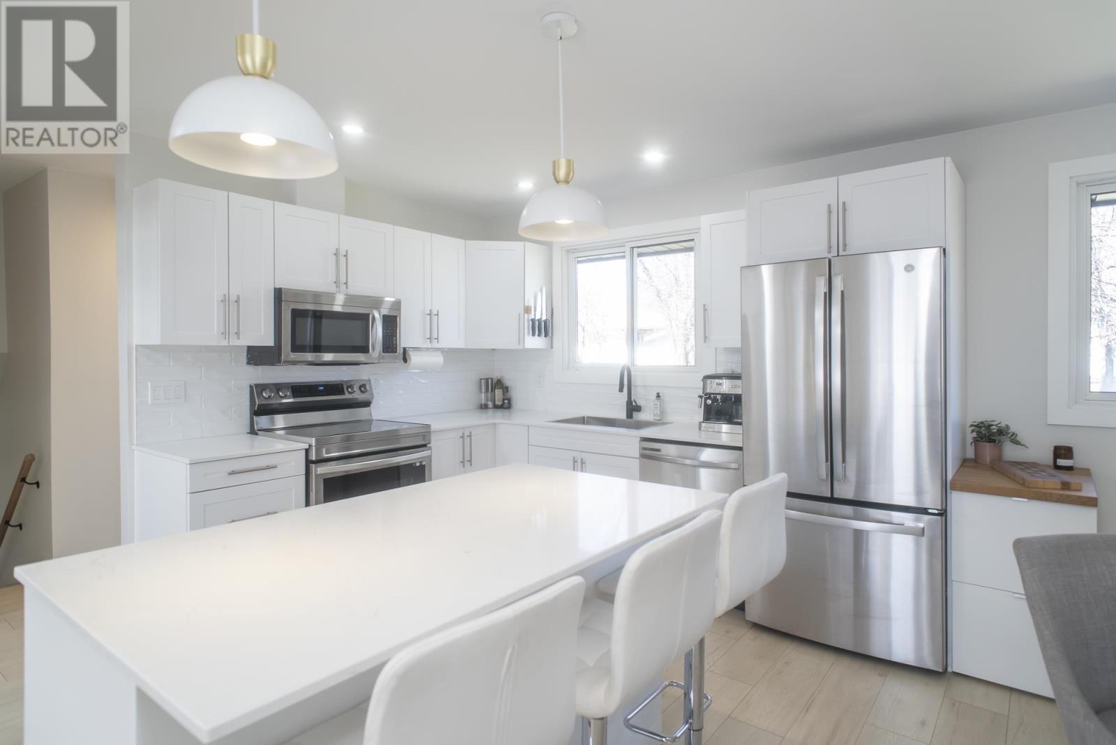 625 Redwood Ave, Thunder Bay, Ontario  P7G 5G2 - Photo 11 - TB251104