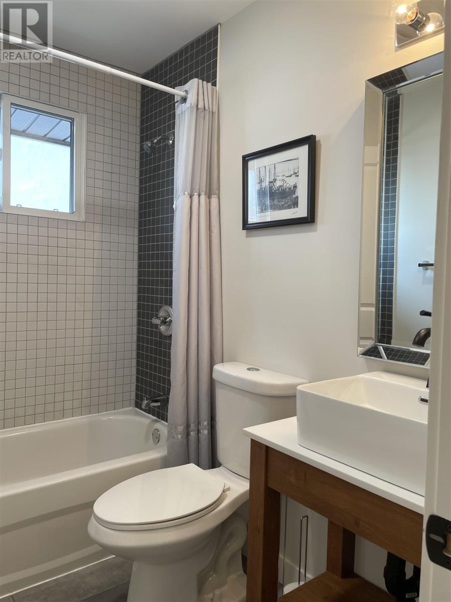625 Redwood Ave, Thunder Bay, Ontario  P7G 5G2 - Photo 25 - TB251104