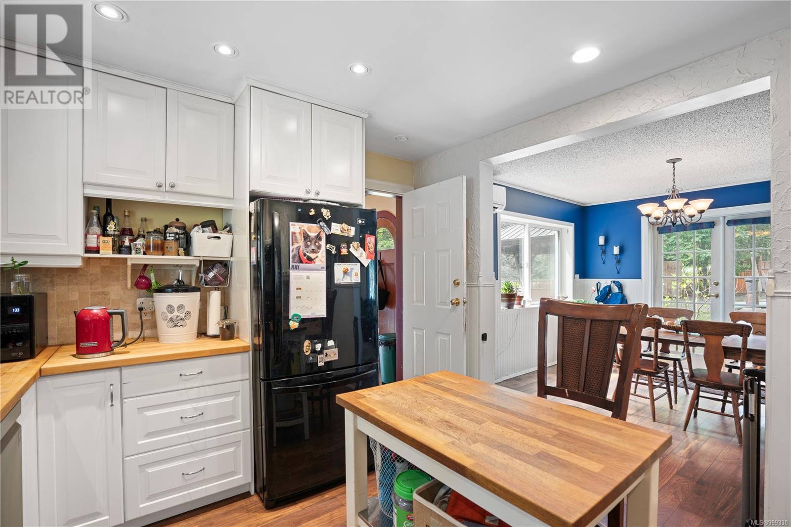 Property at 2455 Renfrew Rd image 5