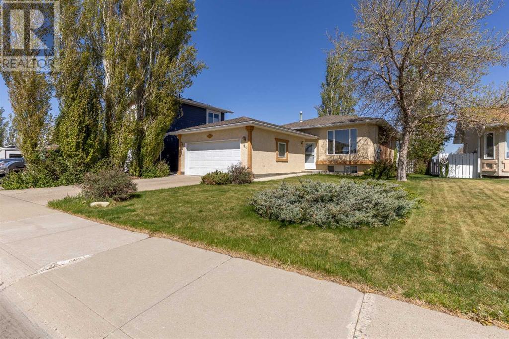 Property at 180 Mt Rundle Road W image 2