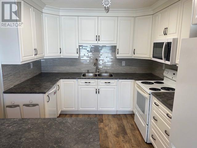 6207 48b Avenue, Camrose, Alberta  T4V 0M2 - Photo 9 - A2214662