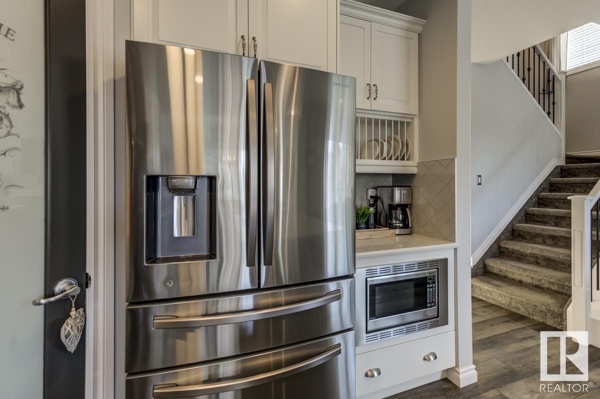 15659 16 Av Sw, Edmonton, Alberta  T6W 4S2 - Photo 8 - E4435521
