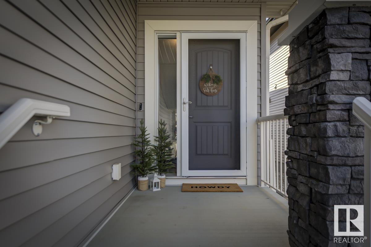 15659 16 Av Sw, Edmonton, Alberta  T6W 4S2 - Photo 2 - E4435521