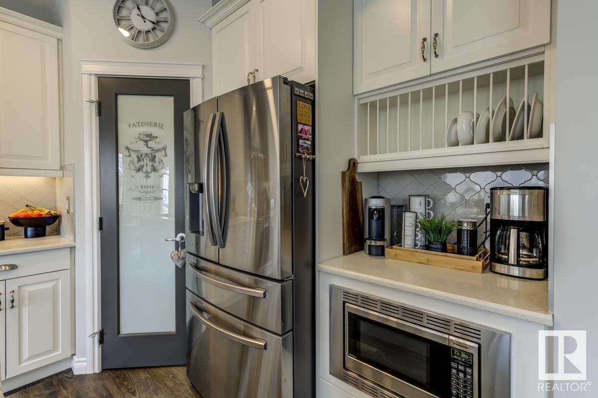 15659 16 Av Sw, Edmonton, Alberta  T6W 4S2 - Photo 9 - E4435521