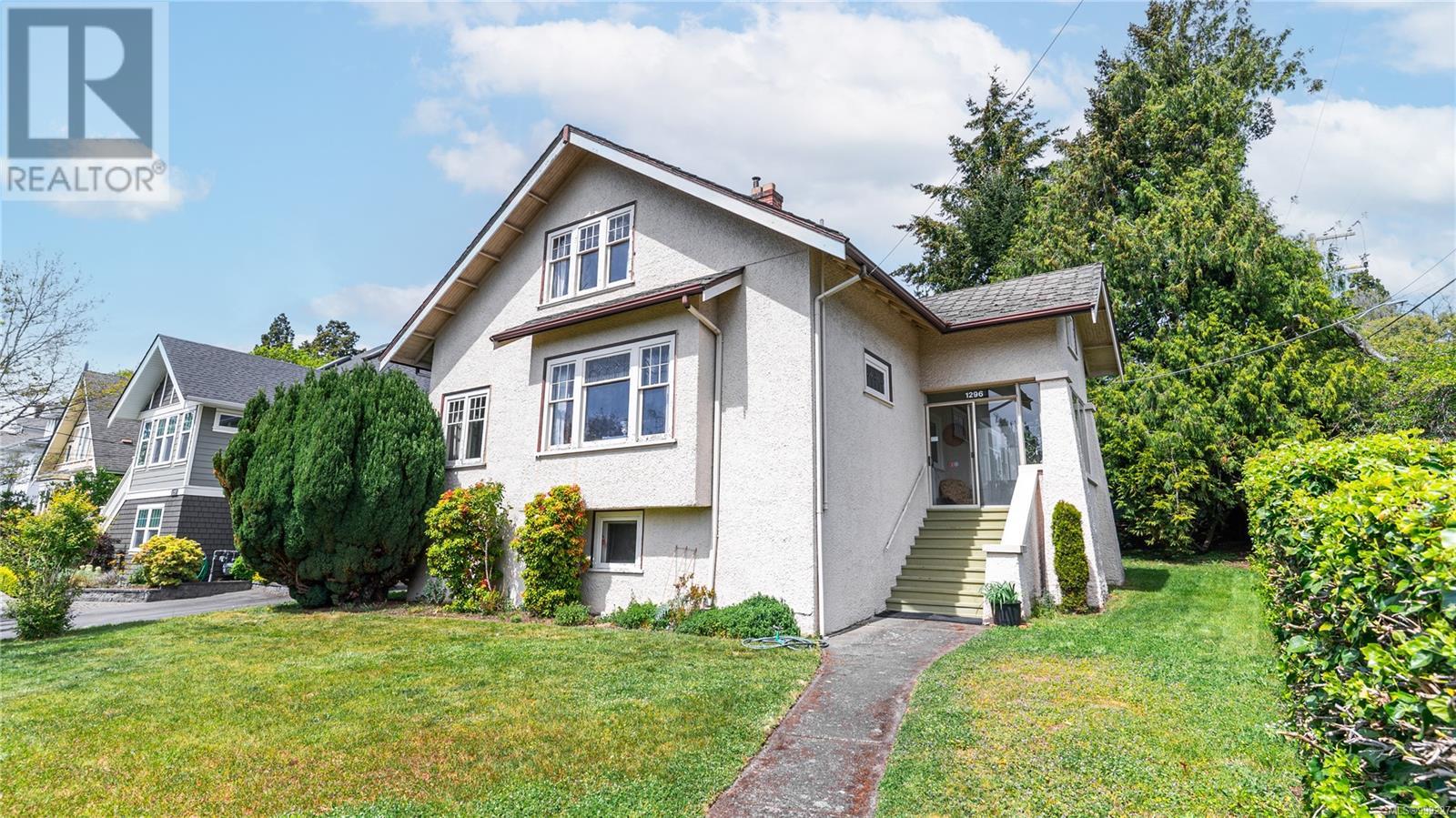 Property at 1296 Richardson St image 2