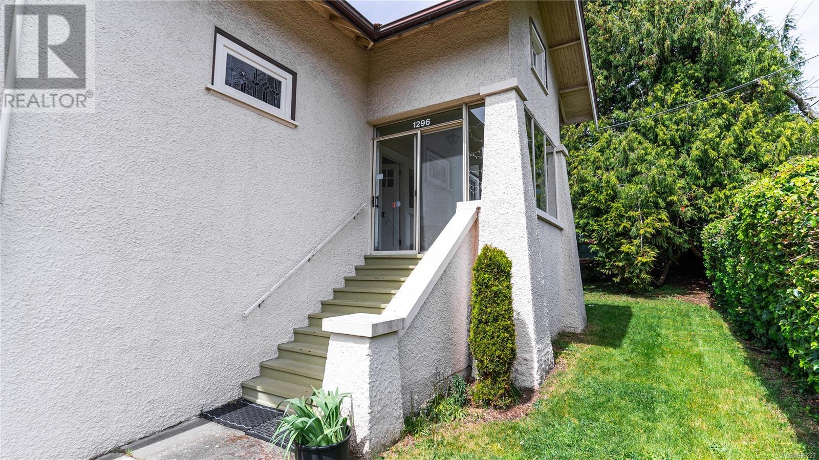 Property at 1296 Richardson St image 4