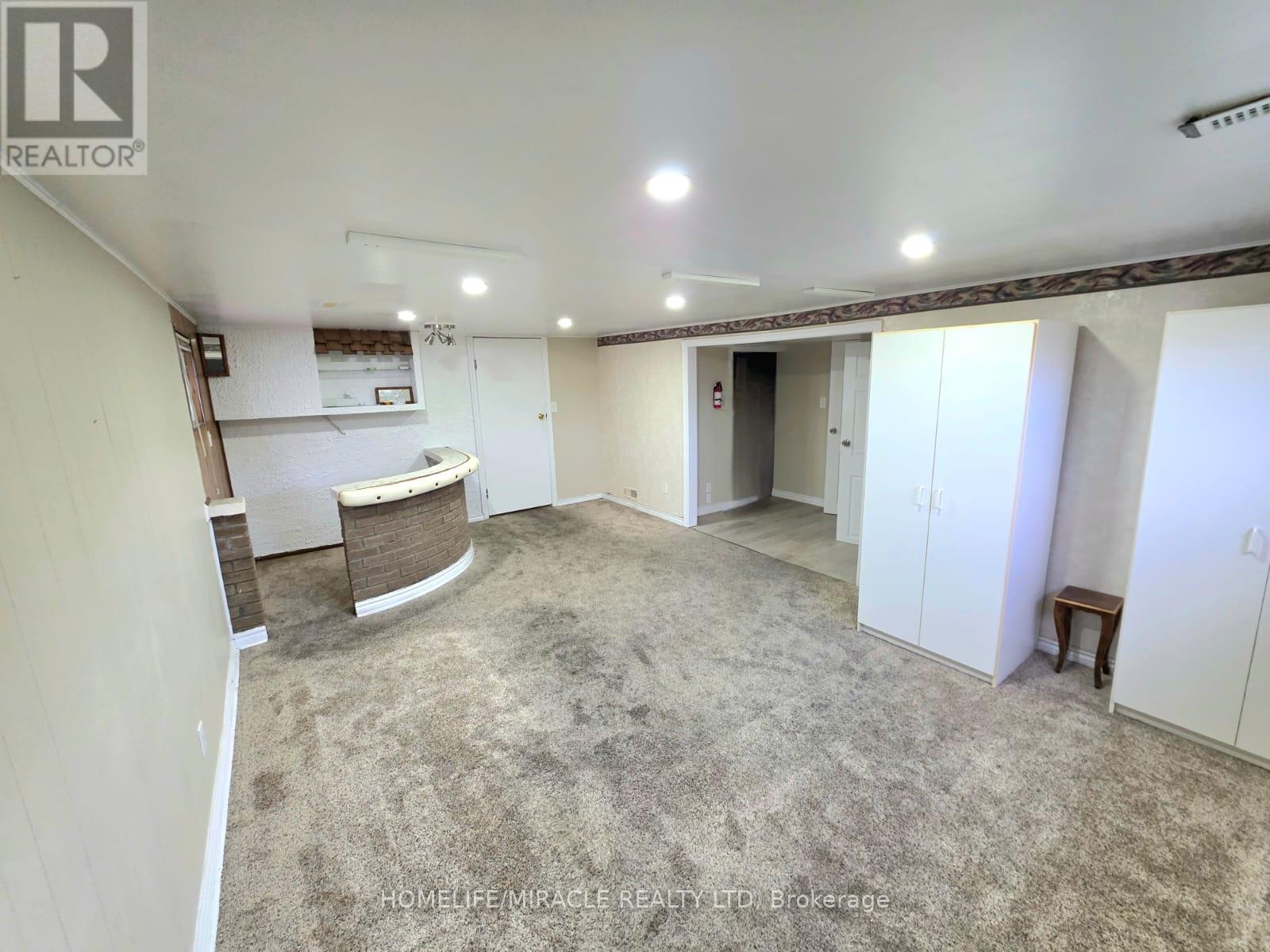 85 Autumn Boulevard, Brampton (Avondale), Ontario  L6T 2W1 - Photo 4 - W12138852