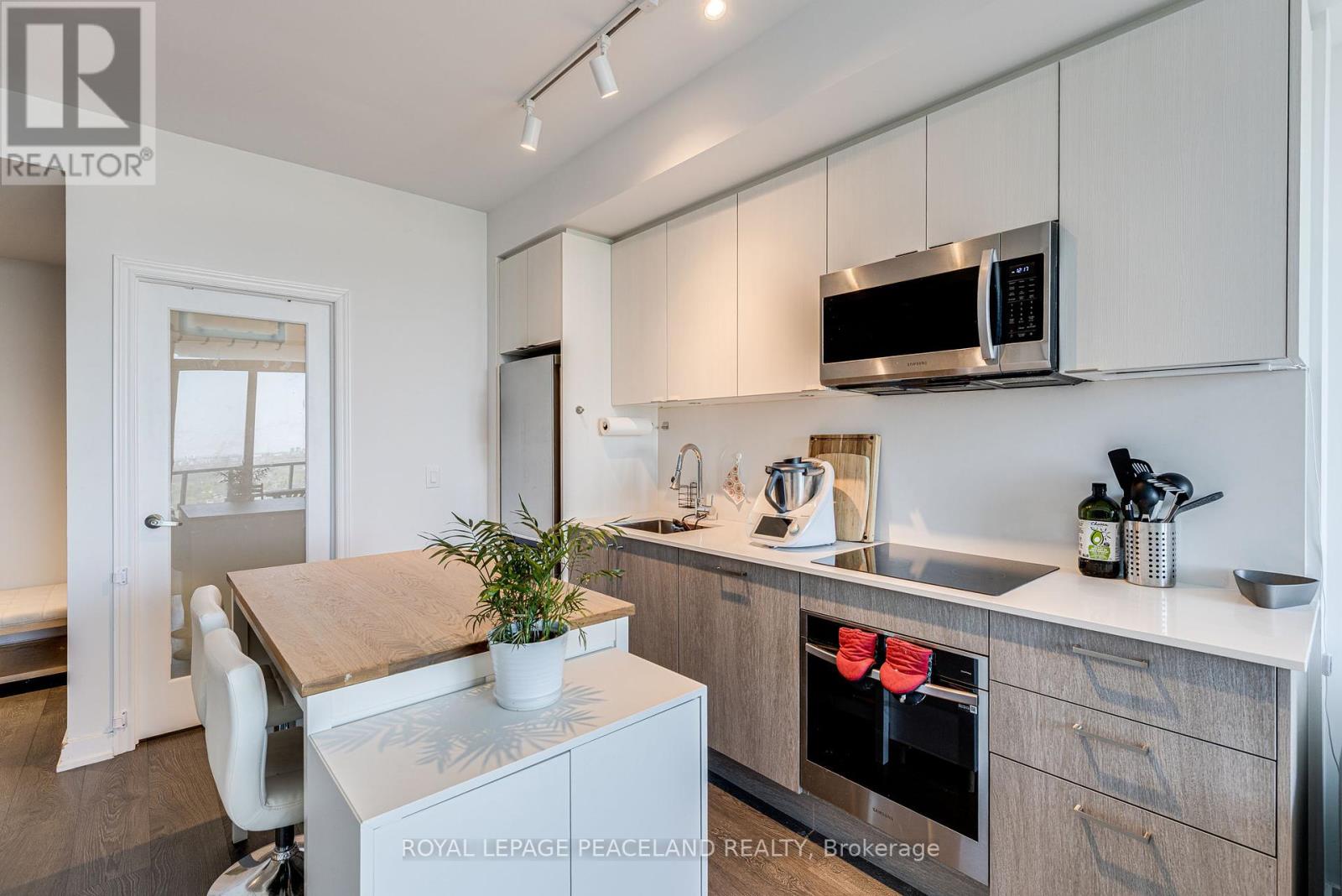 4001 - 1926 Lake Shore Boulevard W, Toronto, Ontario  M6S 0B1 - Photo 6 - W12138879
