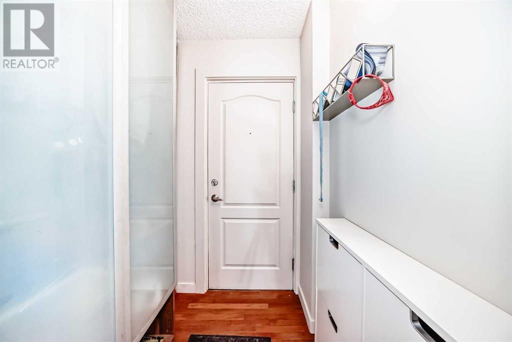 Property at 204, 2111 14 Street SW image 3
