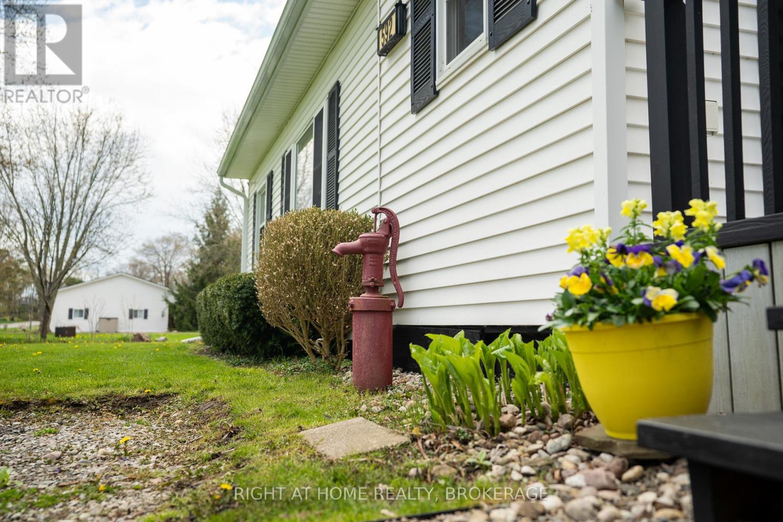 592 Cedar Bay Road, Port Colborne, Ontario  L3K 5V3 - Photo 13 - X12138893
