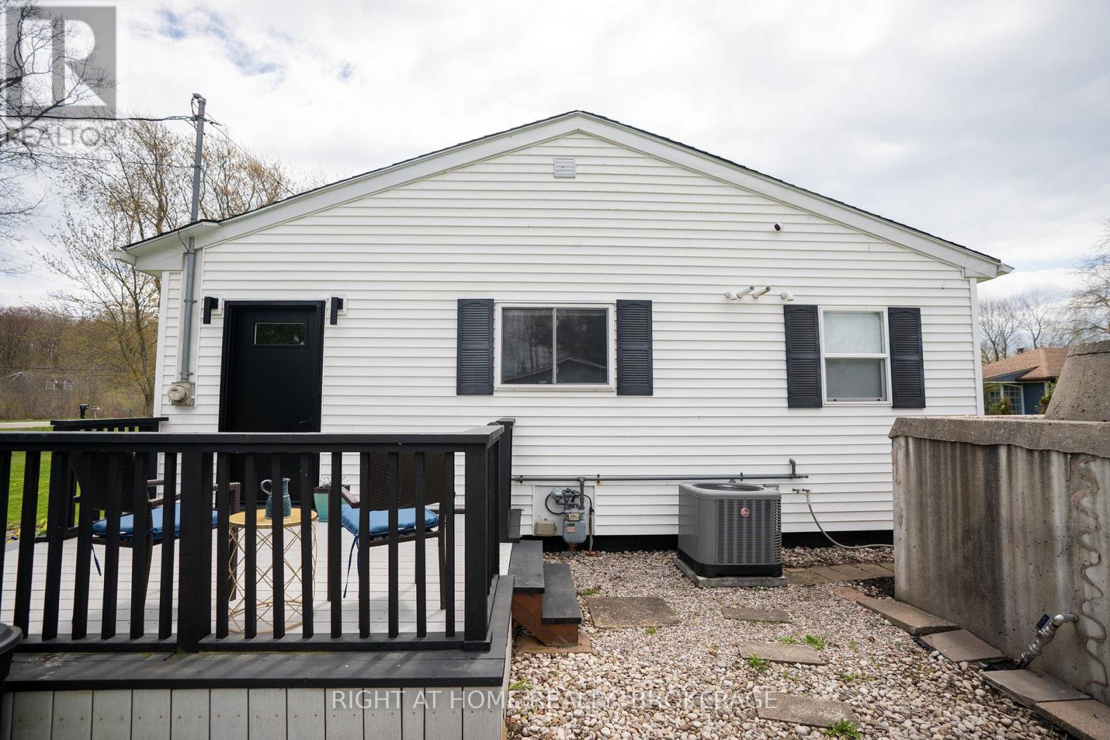 592 Cedar Bay Road, Port Colborne, Ontario  L3K 5V3 - Photo 7 - X12138893