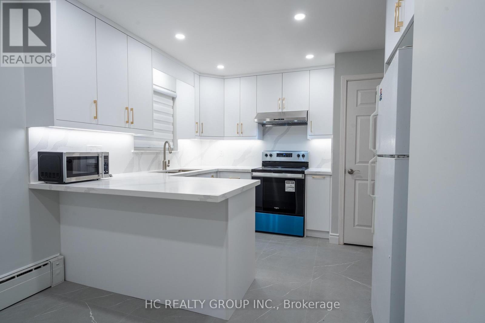 6 Rosemount Drive, Toronto, Ontario  M1K 2W8 - Photo 1 - E12138238