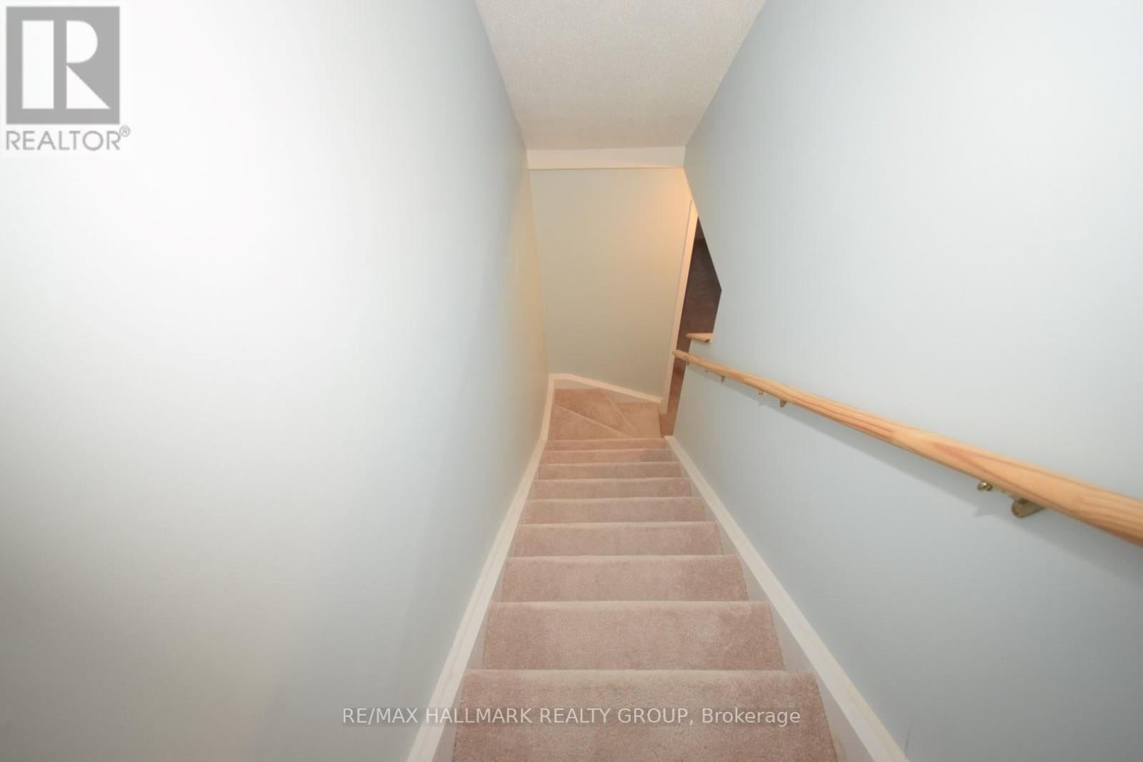 214 Alvin Road, Ottawa, Ontario  K1K 2V1 - Photo 12 - X12138889