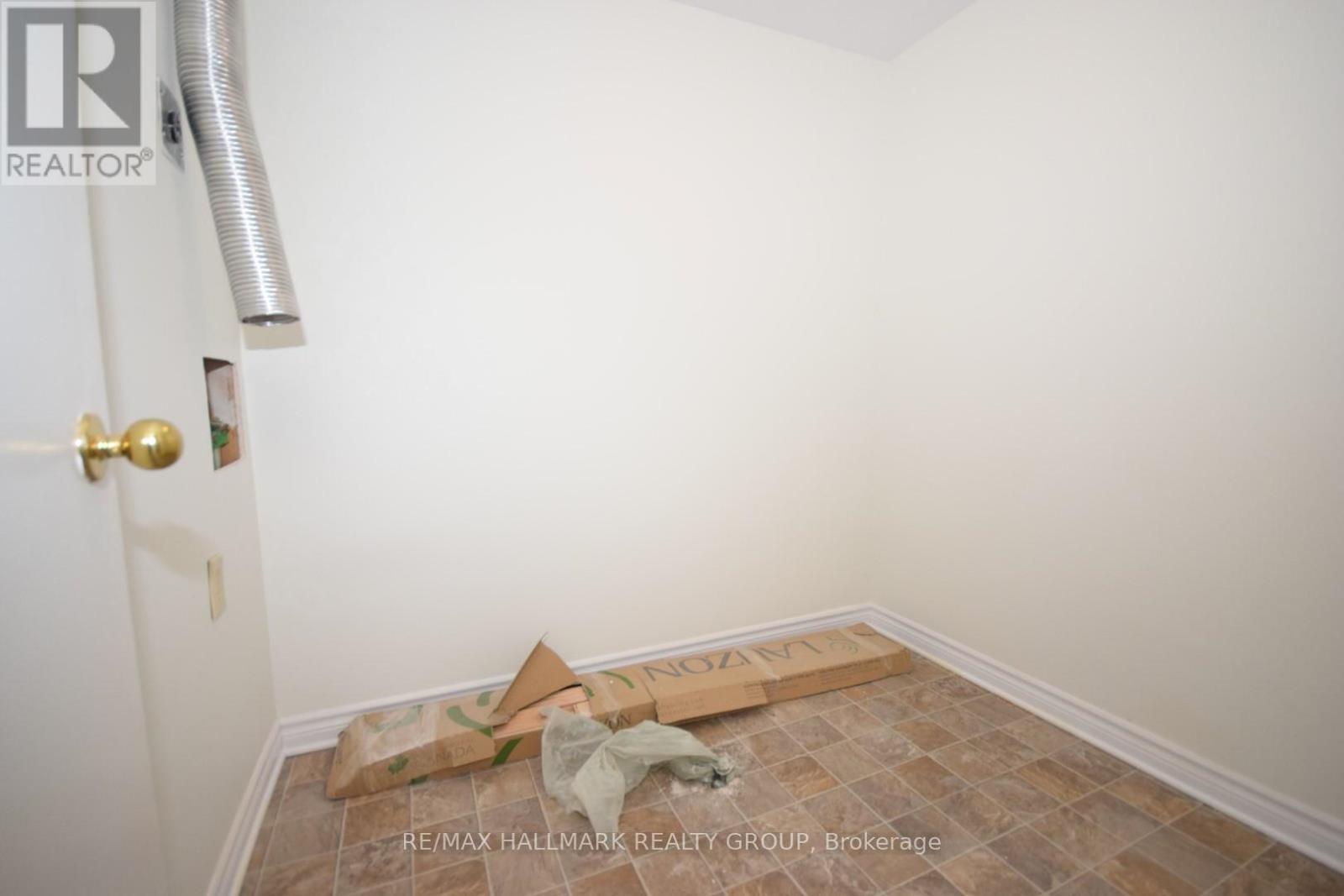 214 Alvin Road, Ottawa, Ontario  K1K 2V1 - Photo 19 - X12138889