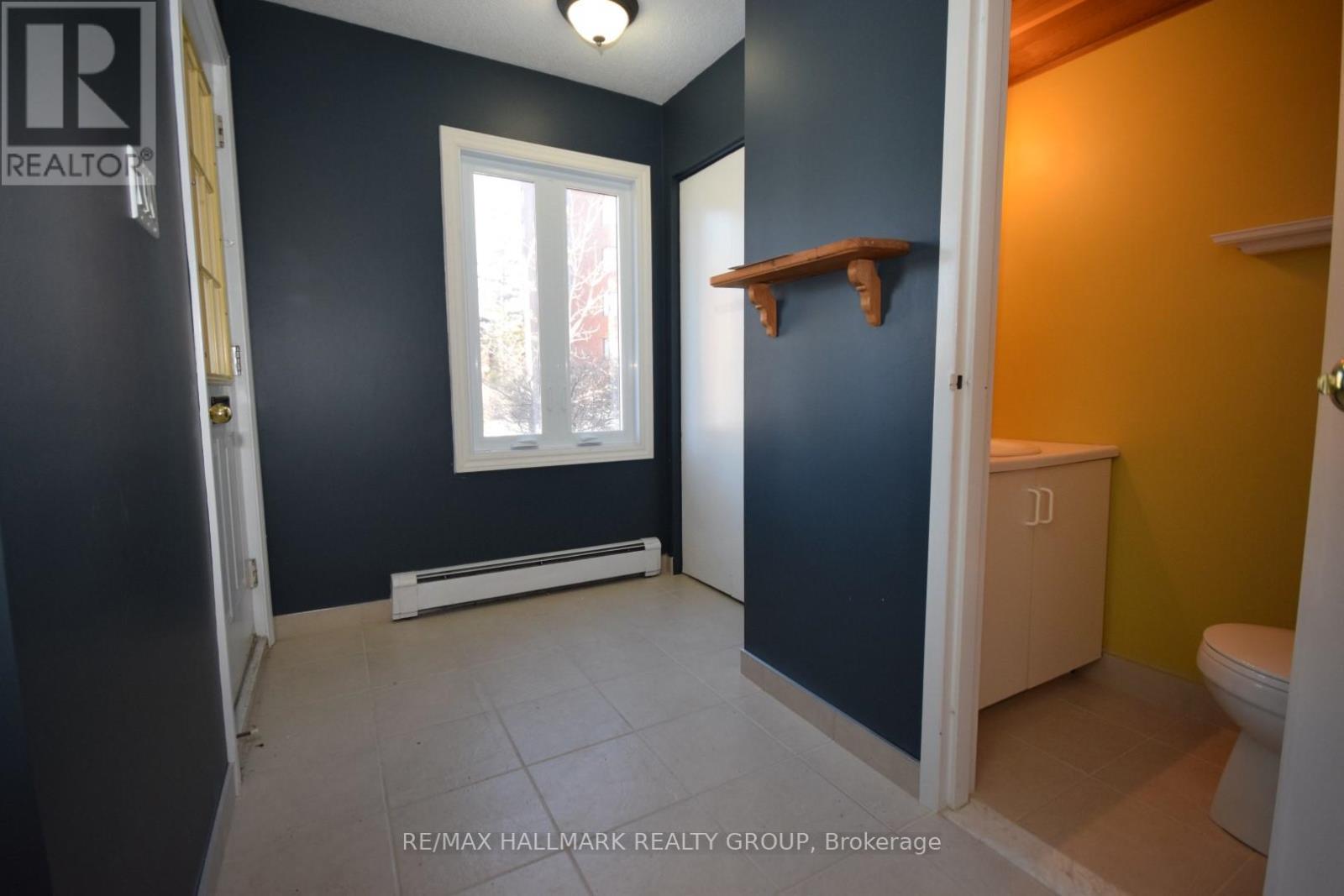 214 Alvin Road, Ottawa, Ontario  K1K 2V1 - Photo 2 - X12138889